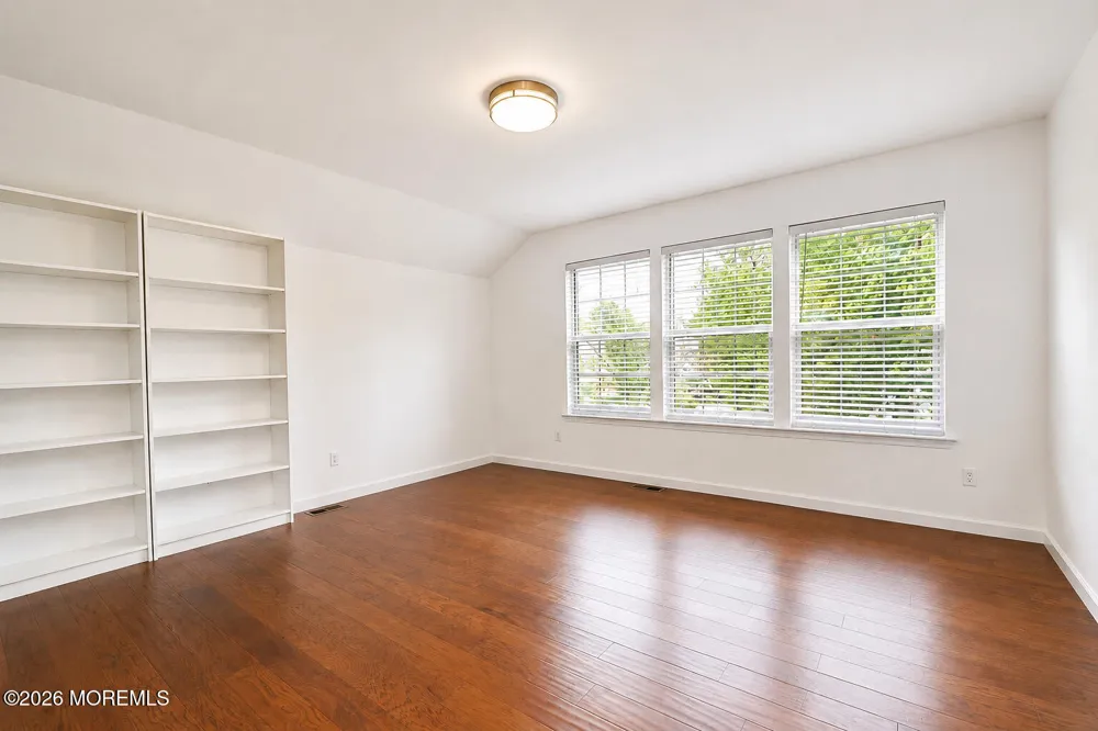 10 Madison Court Manalapan, NJ 07726