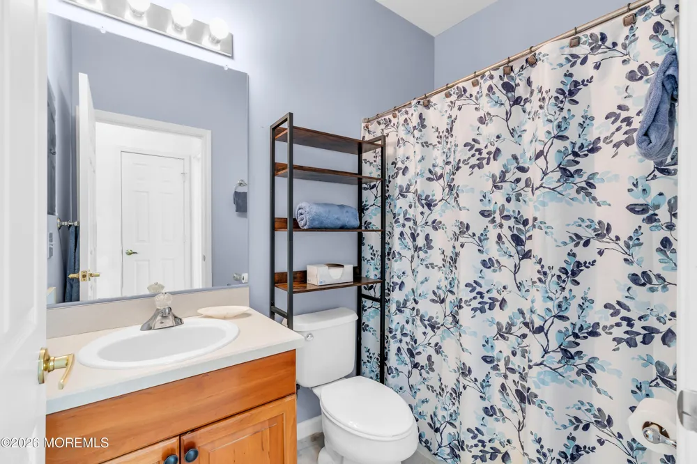 82 Robin Lane Barnegat, NJ 08005