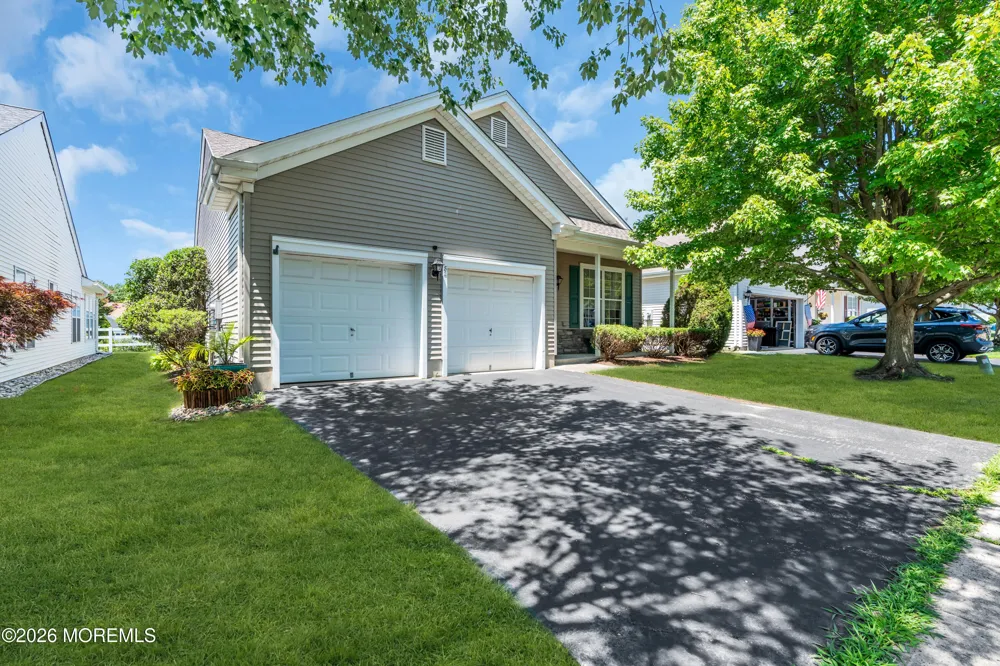 82 Robin Lane Barnegat, NJ 08005