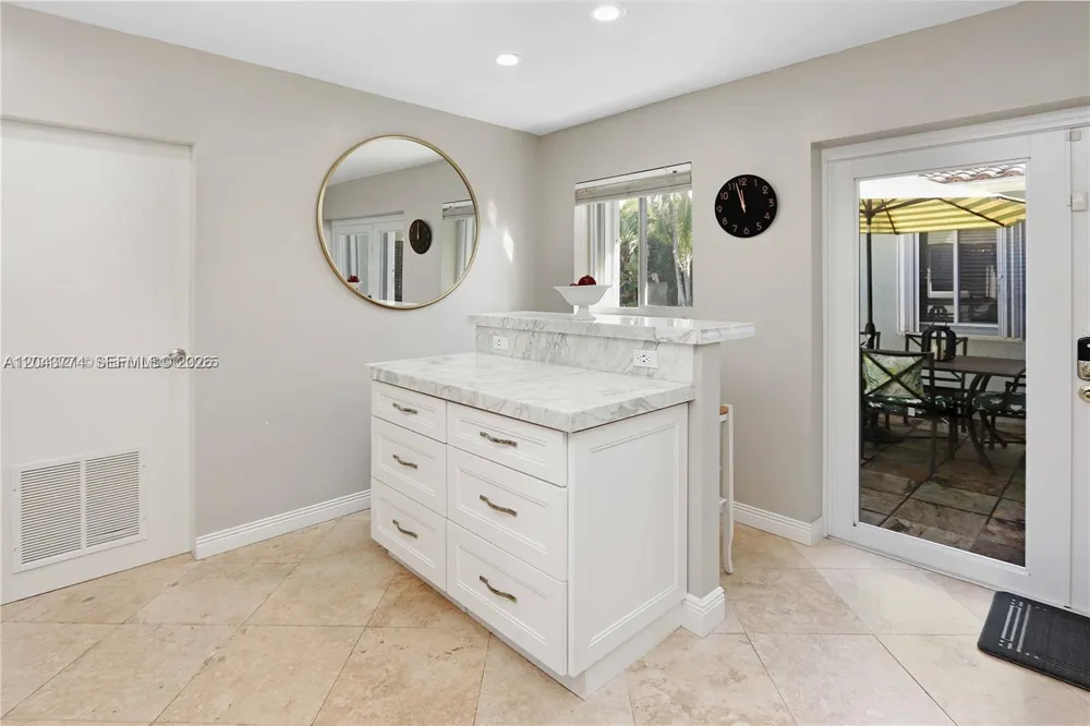1147 Buchanan St Hollywood, FL 33019
