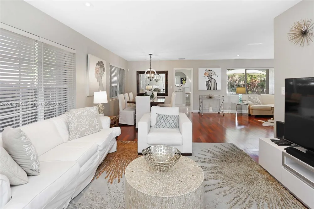 1147 Buchanan St Hollywood, FL 33019