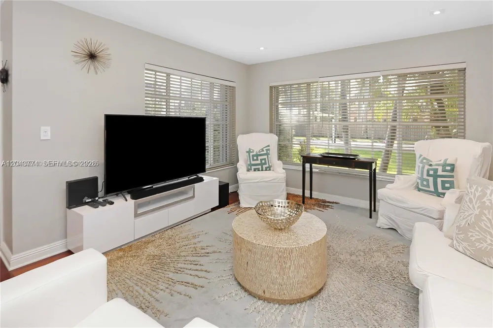 1147 Buchanan St Hollywood, FL 33019
