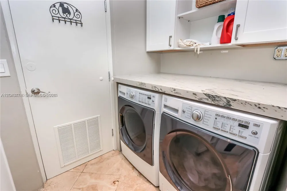 1147 Buchanan St Hollywood, FL 33019