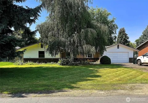 836 Meadowlark Lane