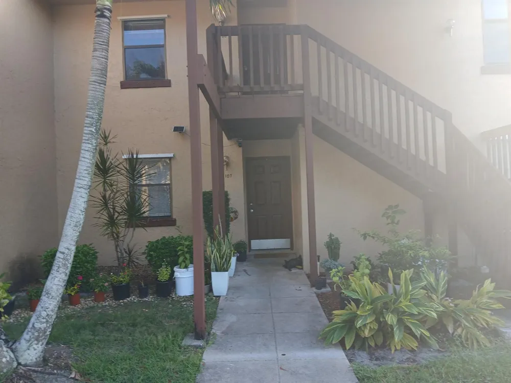 1108 Lakeview Drive E Royal Palm Beach, FL 33411
