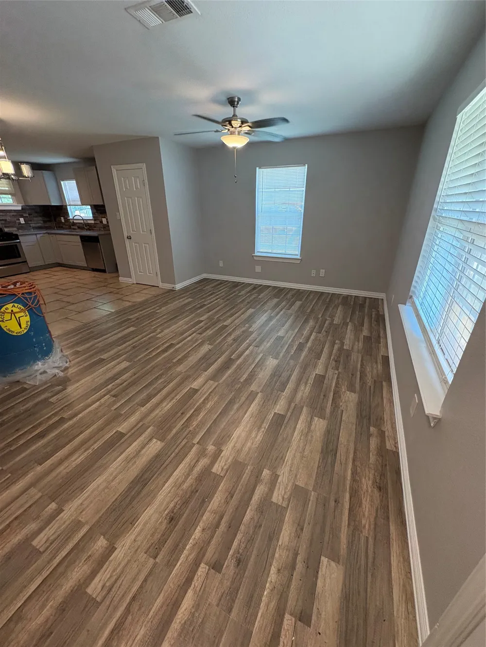 549 Neomi Avenue Dallas, TX 75217