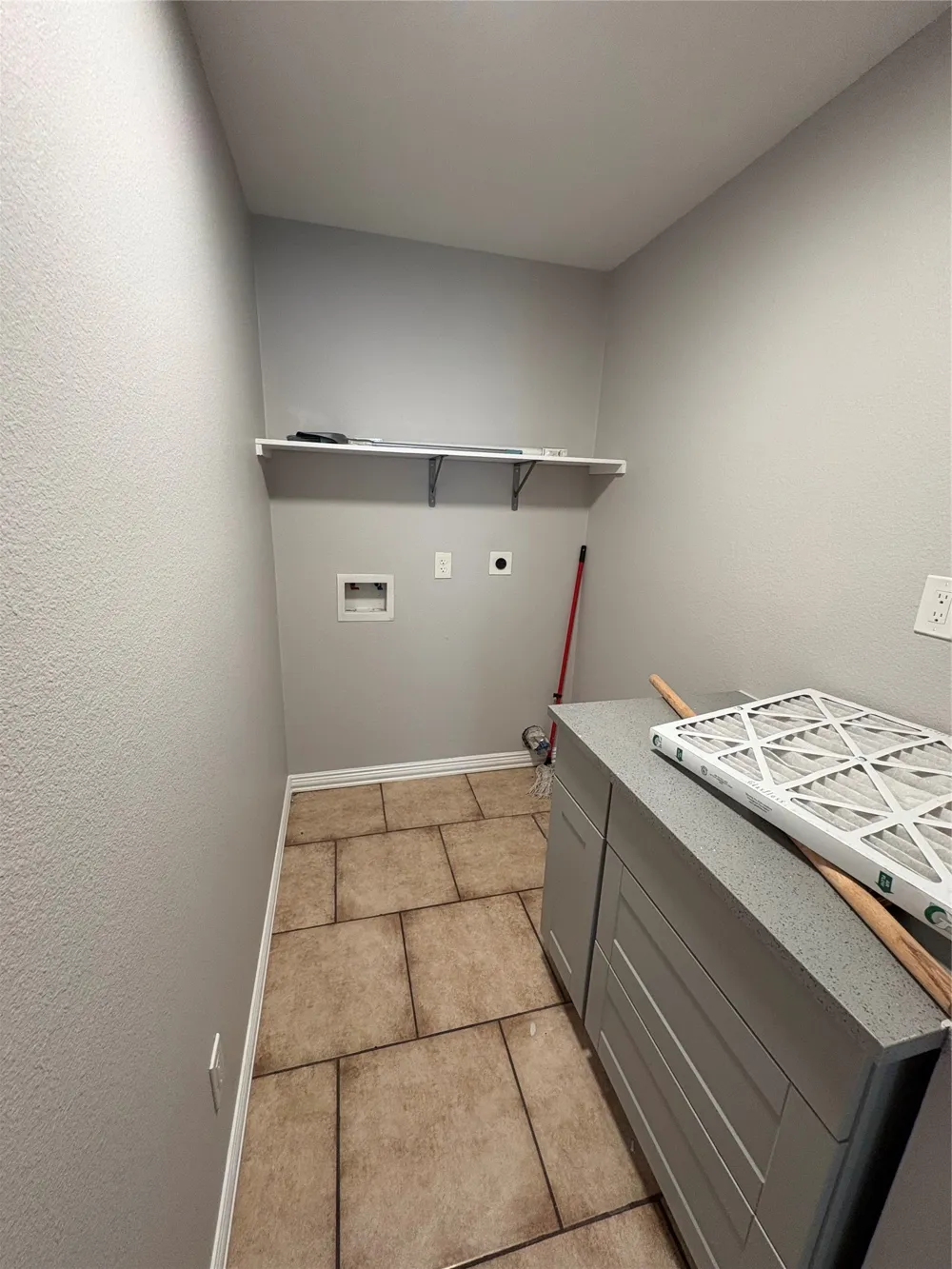 549 Neomi Avenue Dallas, TX 75217