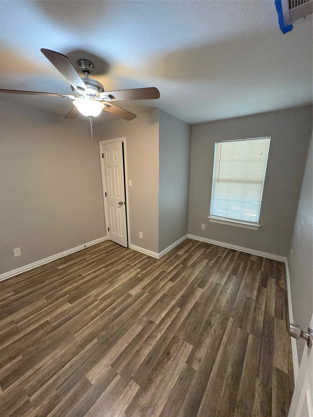549 Neomi Avenue Dallas, TX 75217