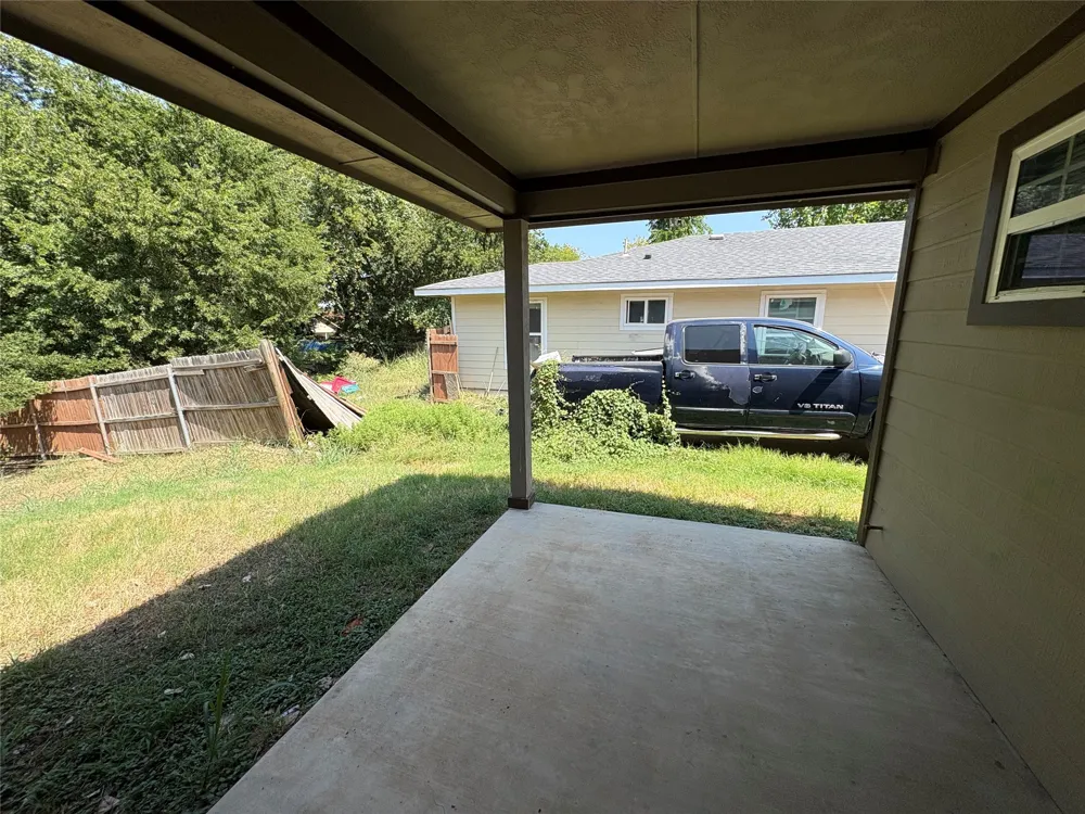 549 Neomi Avenue Dallas, TX 75217