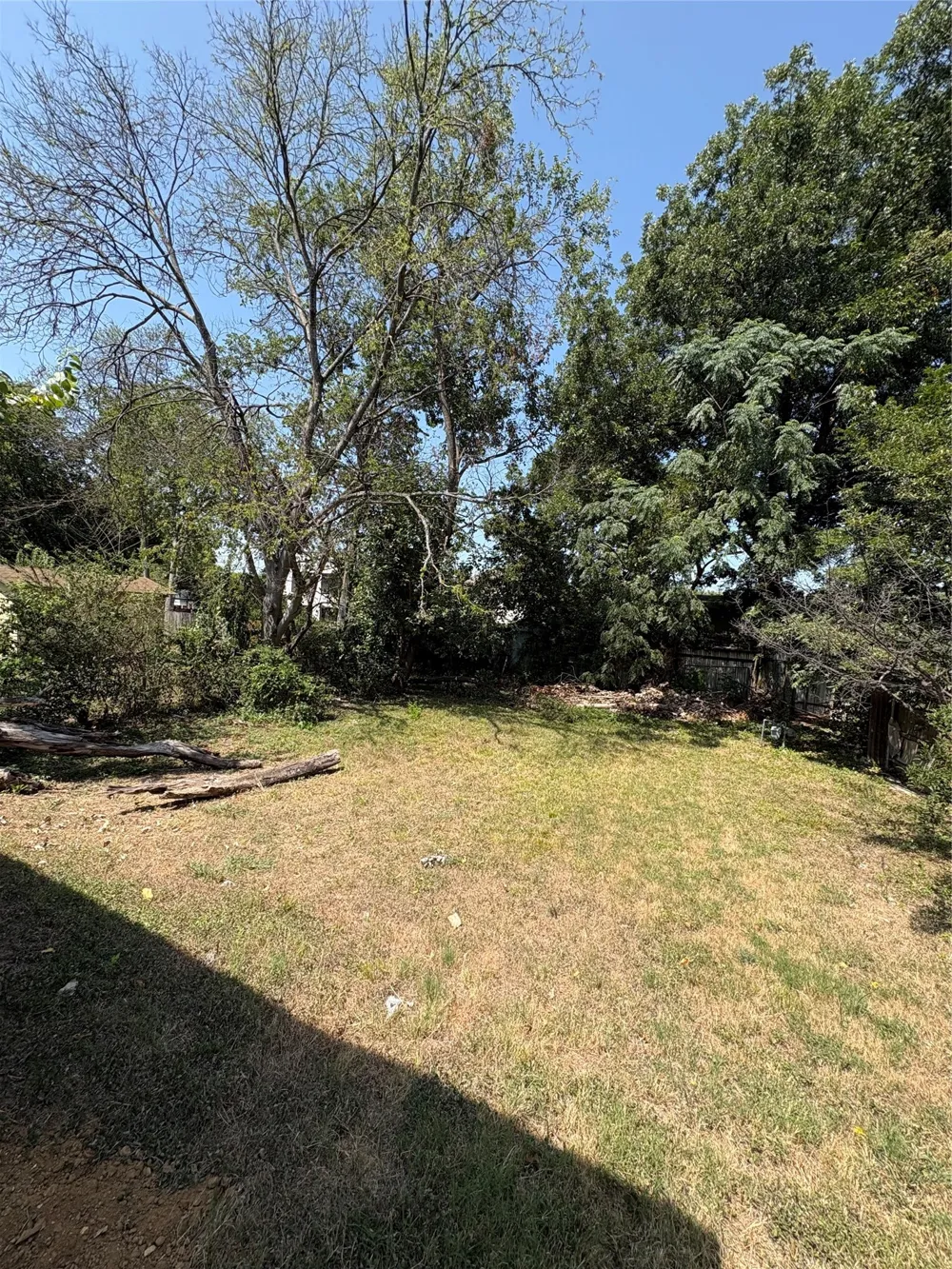549 Neomi Avenue Dallas, TX 75217