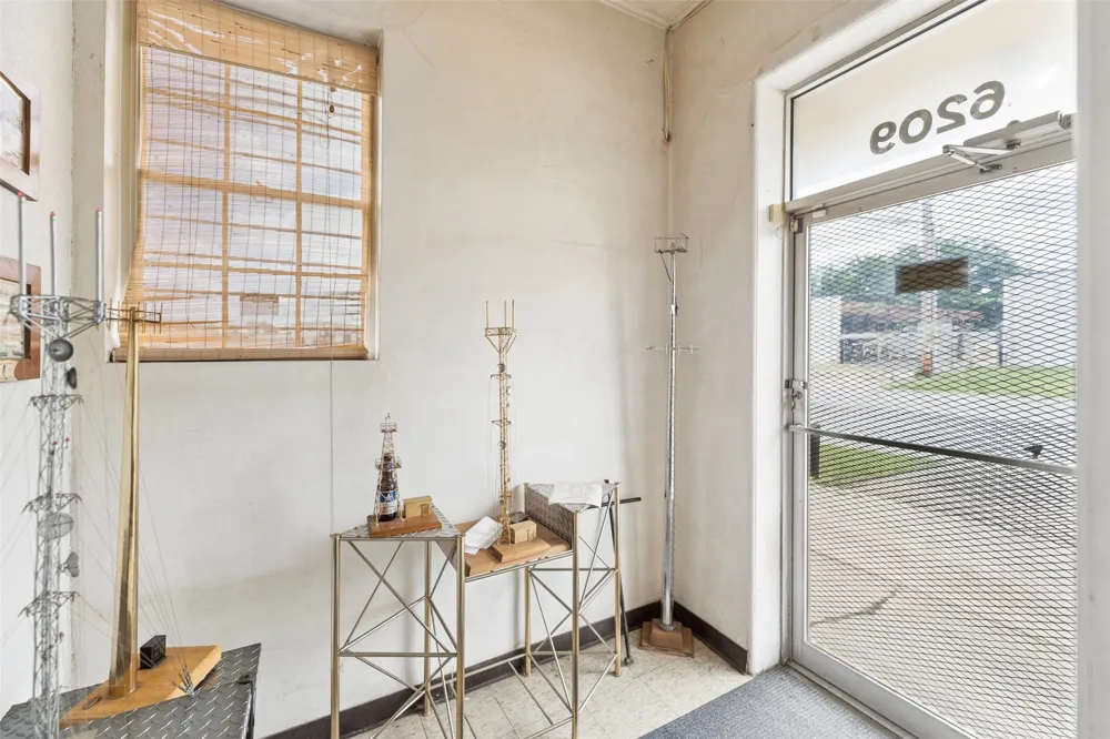 6205 E Tecumseh Street Tulsa, OK 74115