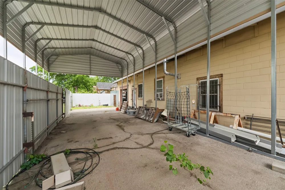 6205 E Tecumseh Street Tulsa, OK 74115