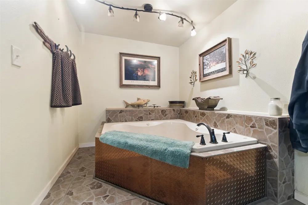 6205 E Tecumseh Street Tulsa, OK 74115