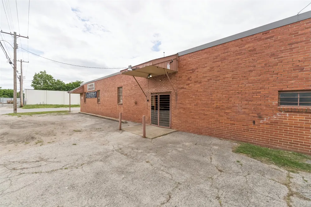 6209 E Tecumseh Street Tulsa, OK 74115