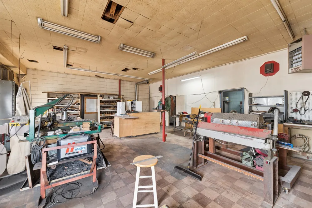 6209 E Tecumseh Street Tulsa, OK 74115