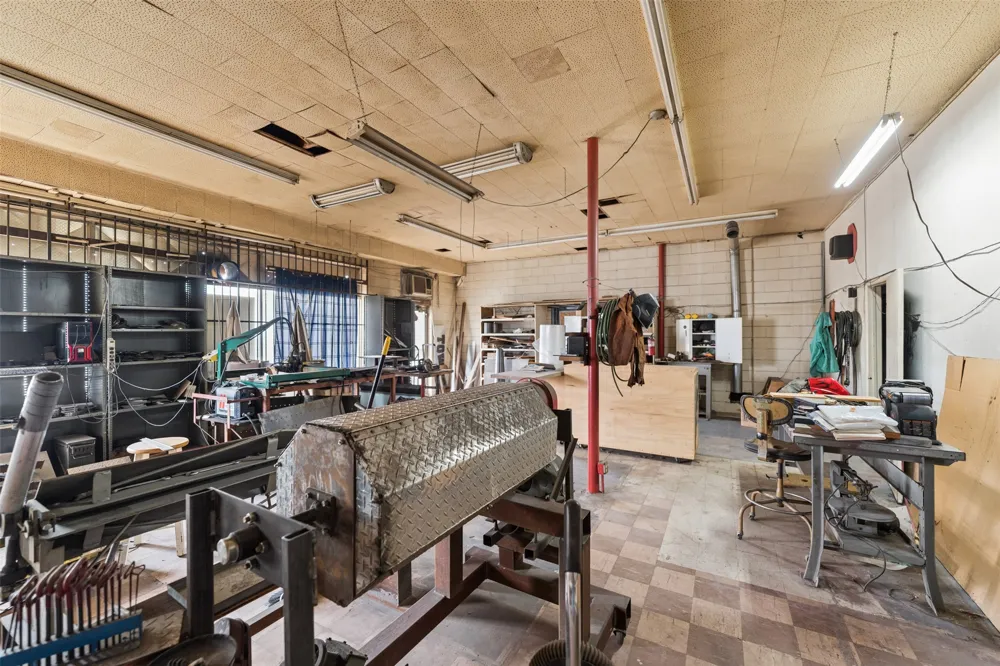 6209 E Tecumseh Street Tulsa, OK 74115