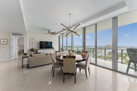 3100 Ocean Drive #1906