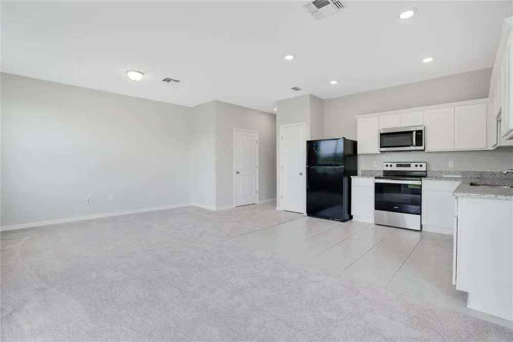1068 APPLETON STREET Davenport, FL 33837