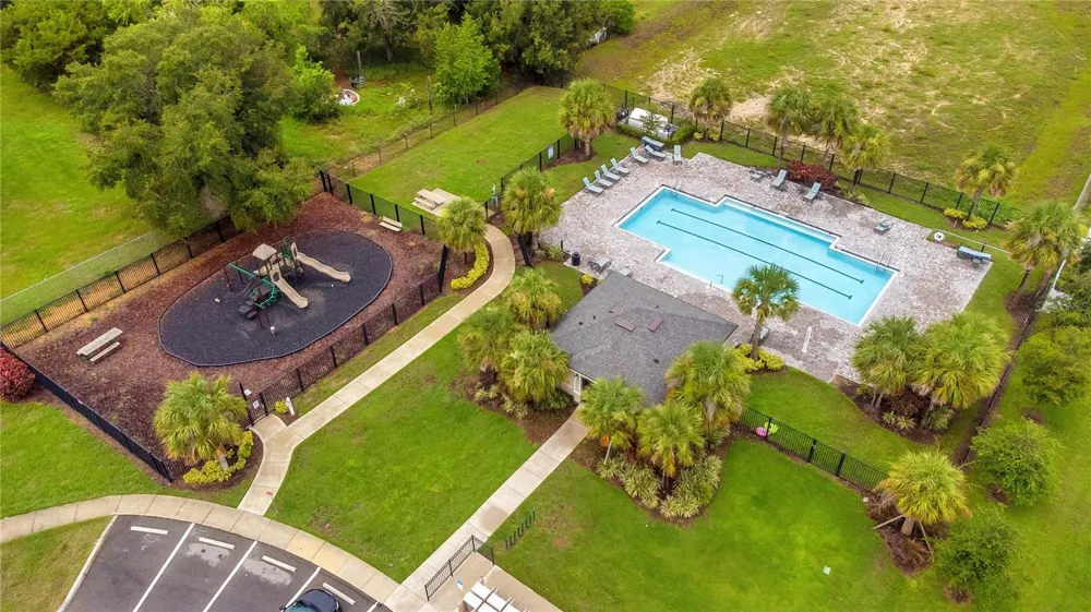 1068 APPLETON STREET Davenport, FL 33837