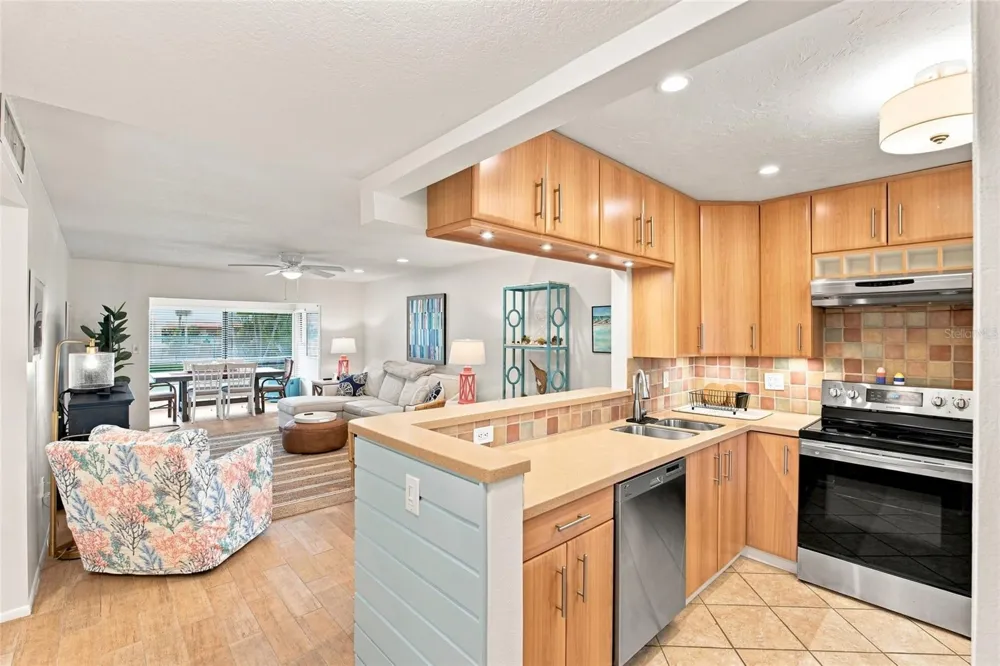 3868 CATALINA DRIVE Bradenton, FL 34210