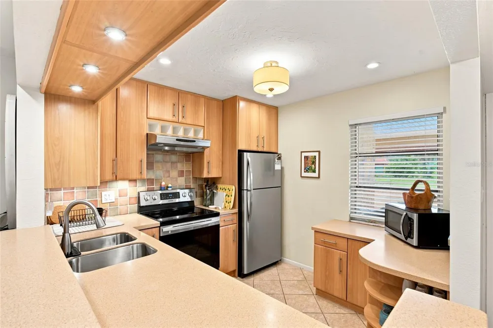 3868 CATALINA DRIVE Bradenton, FL 34210