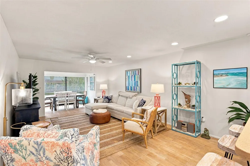 3868 CATALINA DRIVE Bradenton, FL 34210
