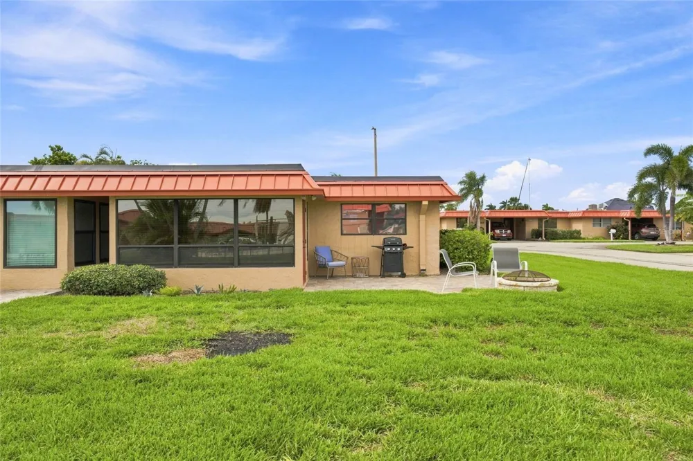 3868 CATALINA DRIVE Bradenton, FL 34210