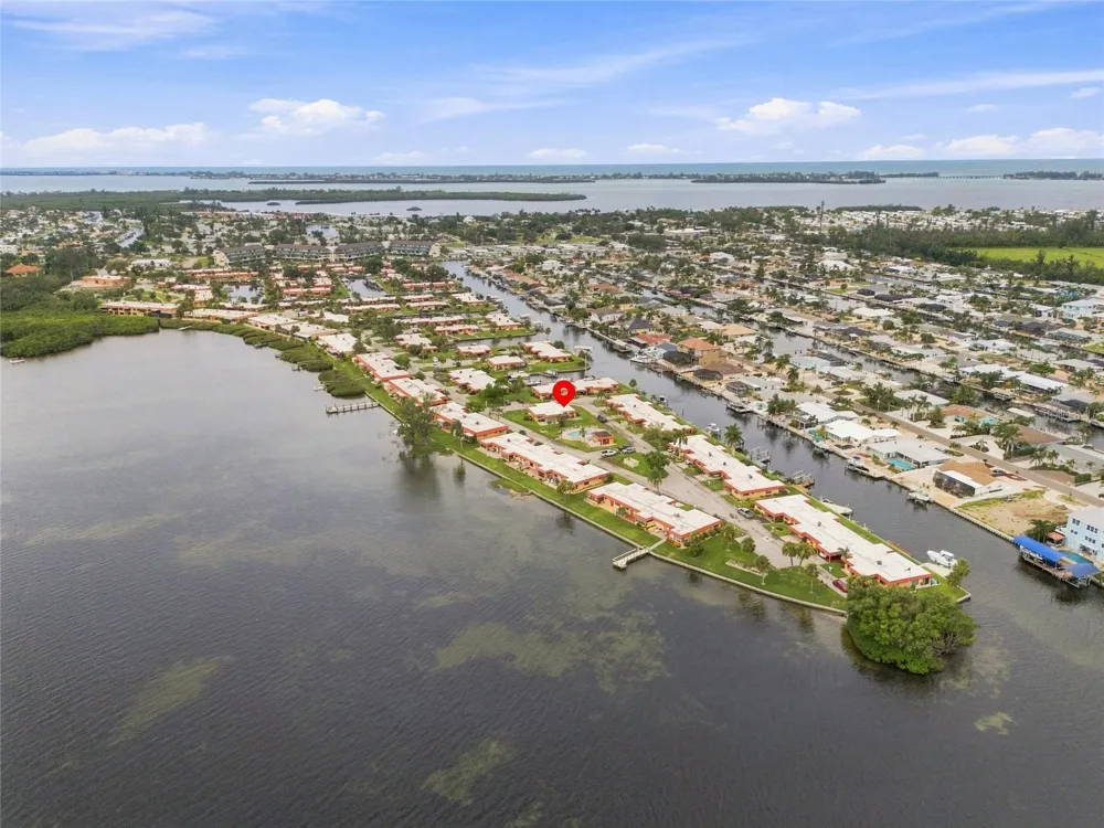 3868 CATALINA DRIVE Bradenton, FL 34210