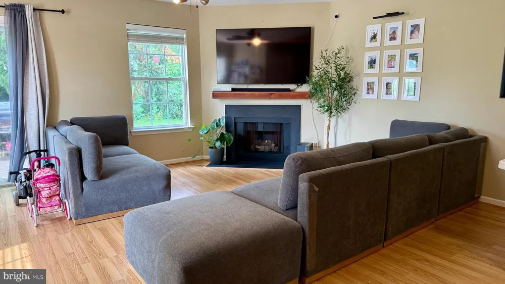 7 JILL COURT Somerset, NJ 08873