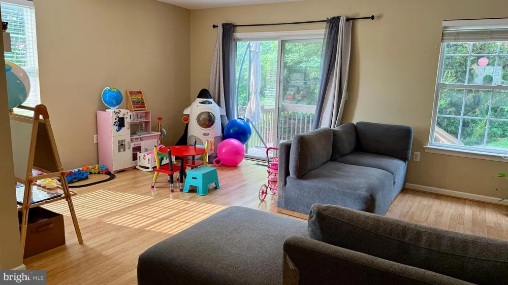 7 JILL COURT Somerset, NJ 08873