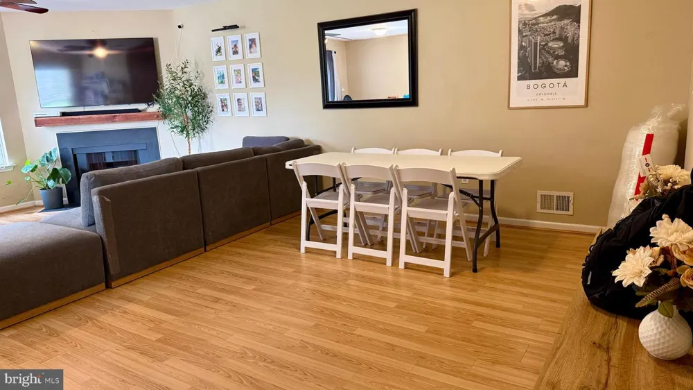 7 JILL COURT Somerset, NJ 08873