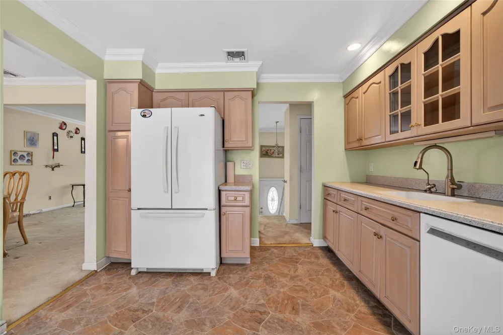 12 Spruce Court Nanuet, NY 10954
