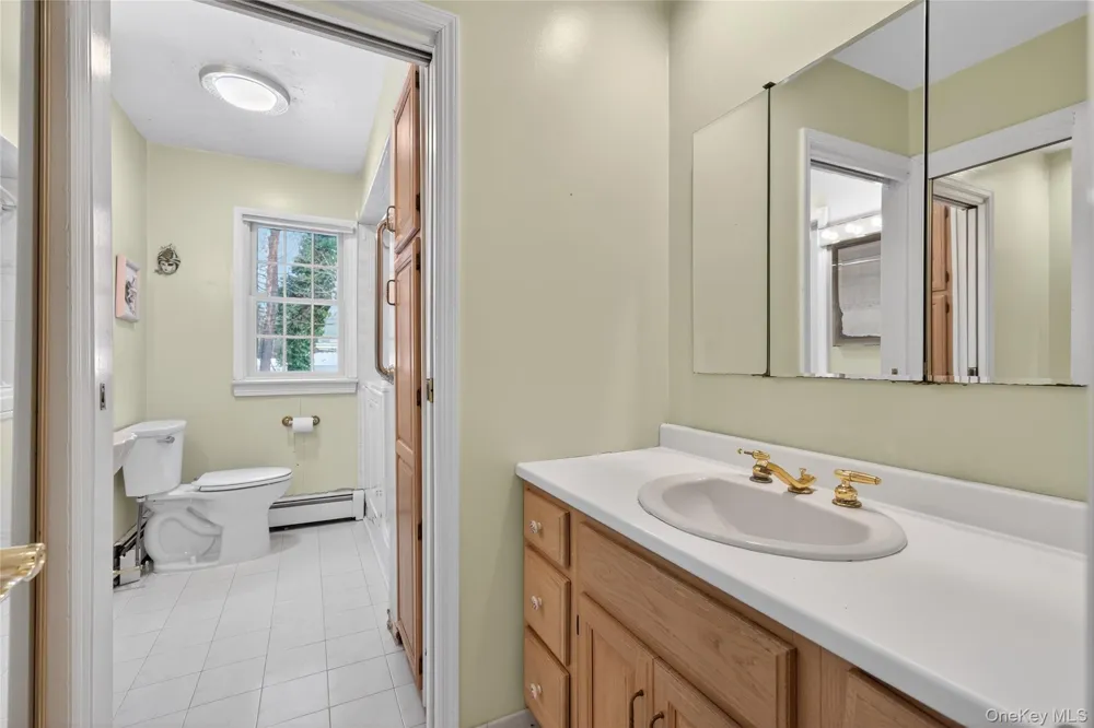 12 Spruce Court Nanuet, NY 10954