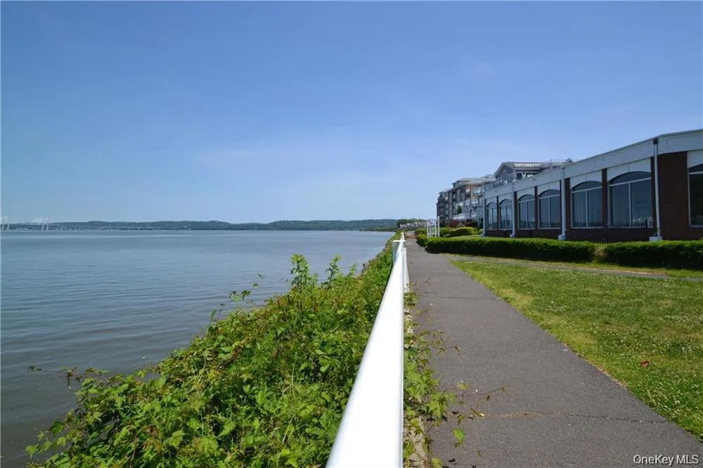 318 Harbor Cove #318 Piermont, NY 10968