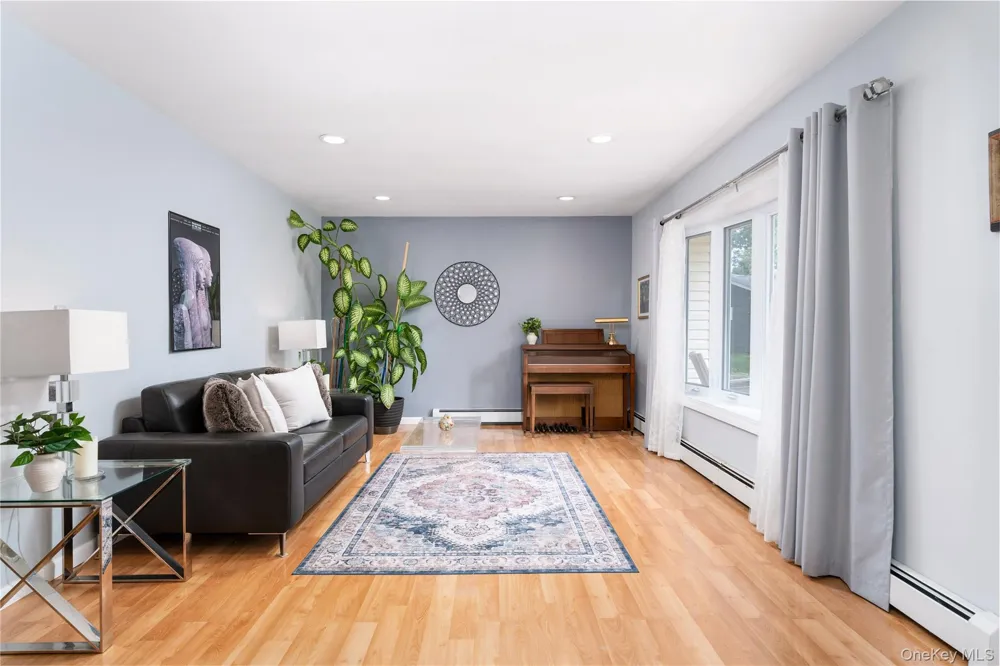 4 Shelley Court Middle Island, NY 11953