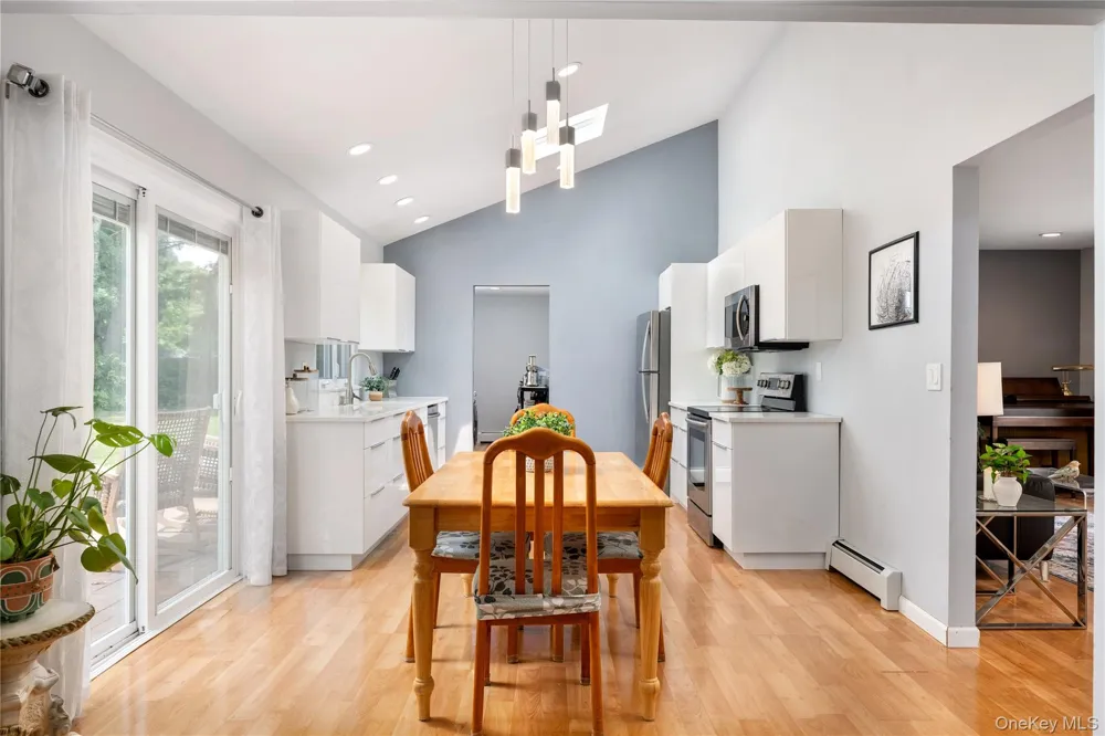 4 Shelley Court Middle Island, NY 11953