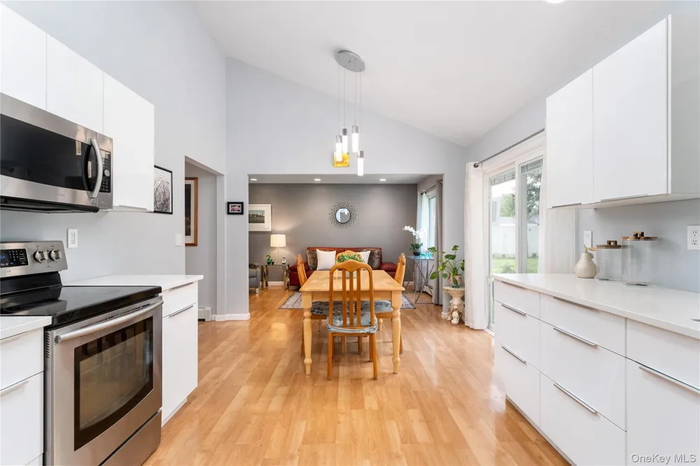 4 Shelley Court Middle Island, NY 11953