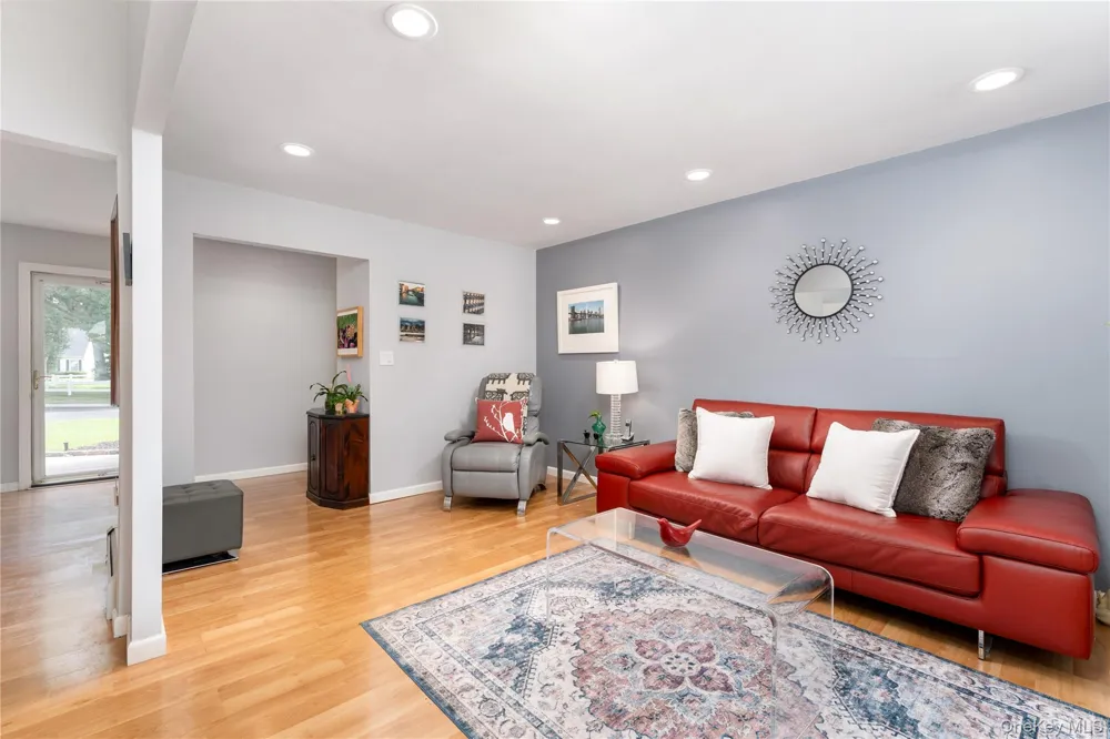 4 Shelley Court Middle Island, NY 11953