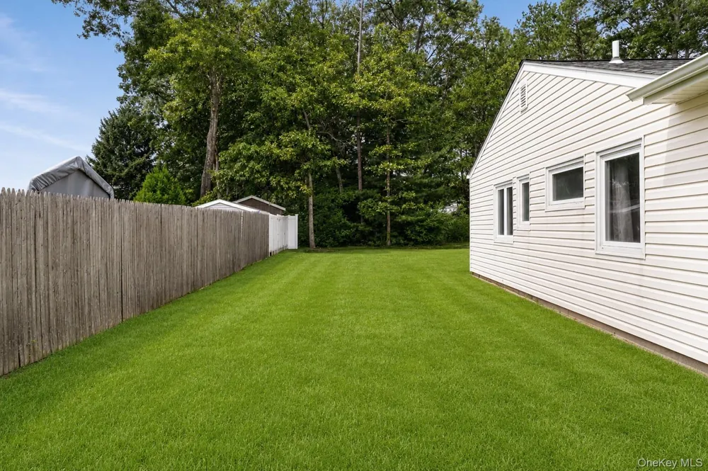 4 Shelley Court Middle Island, NY 11953