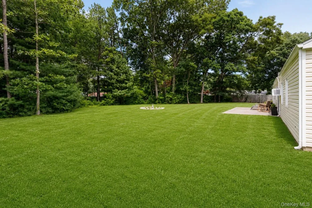 4 Shelley Court Middle Island, NY 11953