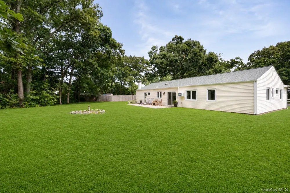 4 Shelley Court Middle Island, NY 11953