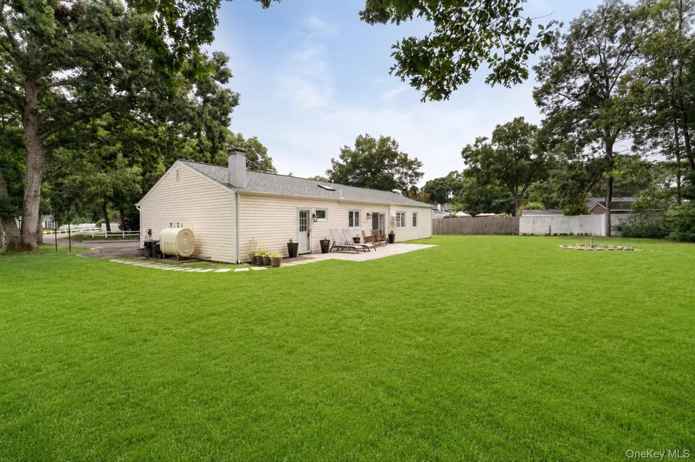 4 Shelley Court Middle Island, NY 11953