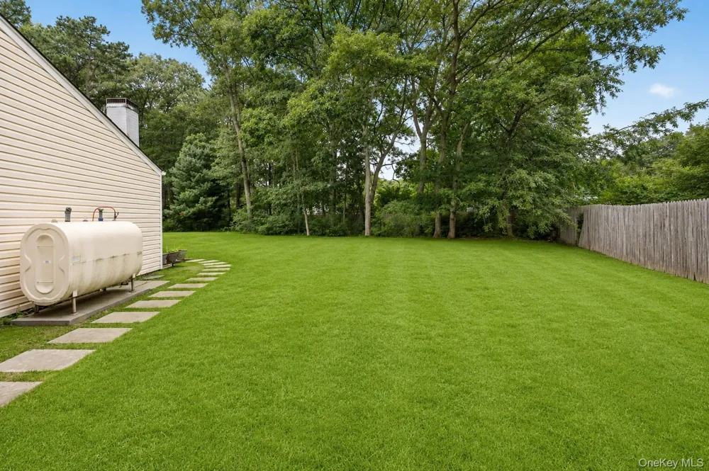 4 Shelley Court Middle Island, NY 11953