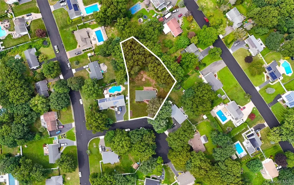 4 Shelley Court Middle Island, NY 11953