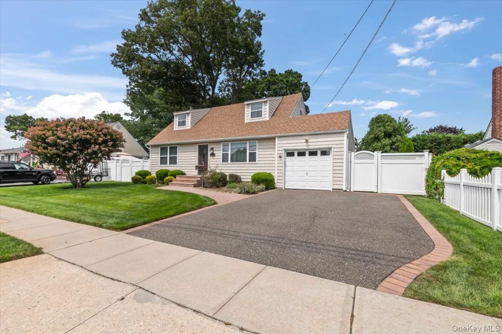 177 Queens Avenue Massapequa, NY 11758