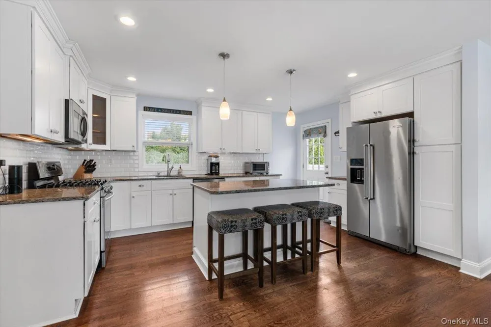 177 Queens Avenue Massapequa, NY 11758