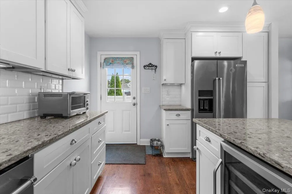 177 Queens Avenue Massapequa, NY 11758