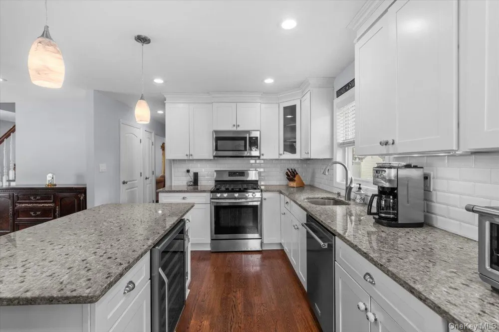 177 Queens Avenue Massapequa, NY 11758