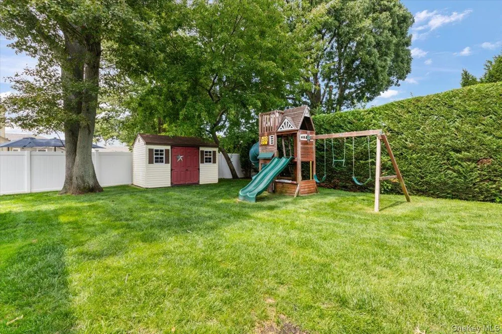 177 Queens Avenue Massapequa, NY 11758