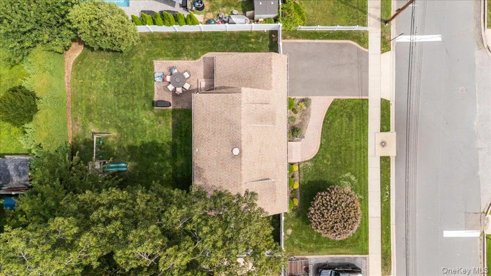 177 Queens Avenue Massapequa, NY 11758